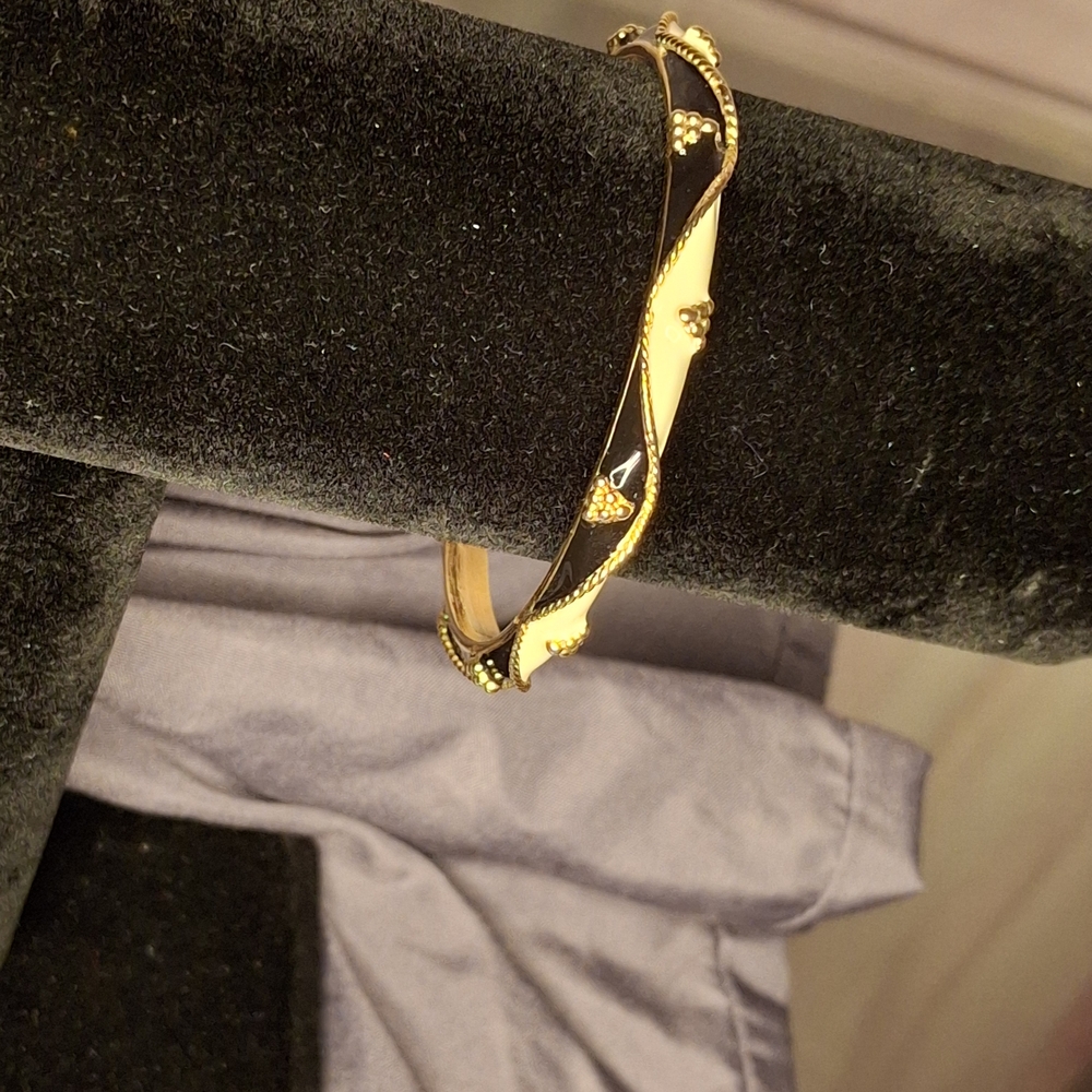 Joan Rivers Gold and Black Bracelet